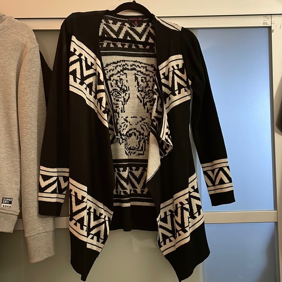 Material Girl Tiger Cardigan - Picture 2 of 5